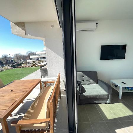Club Panorama Studio - Pool, Garden Apartment Alsoors Luaran gambar