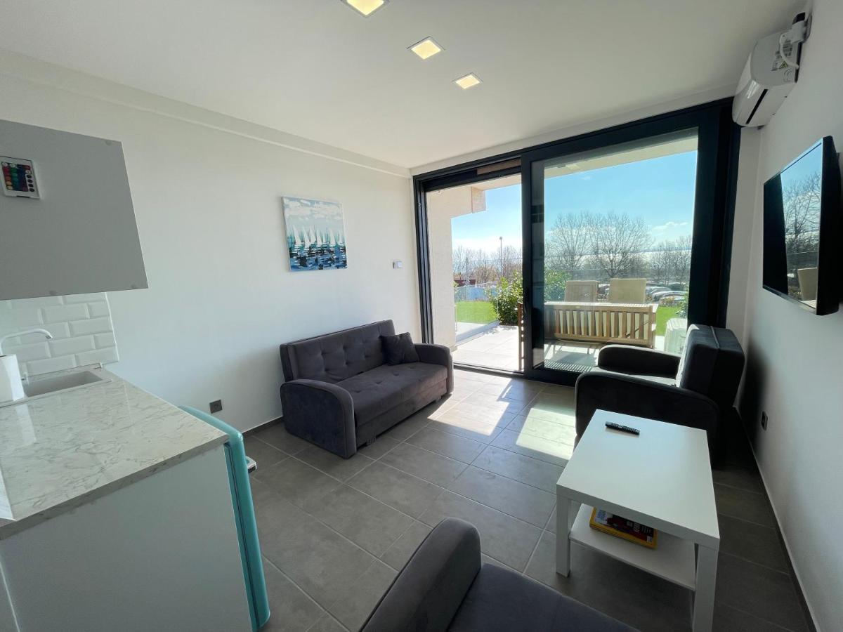 Club Panorama Studio - Pool, Garden Apartment Alsoors Luaran gambar