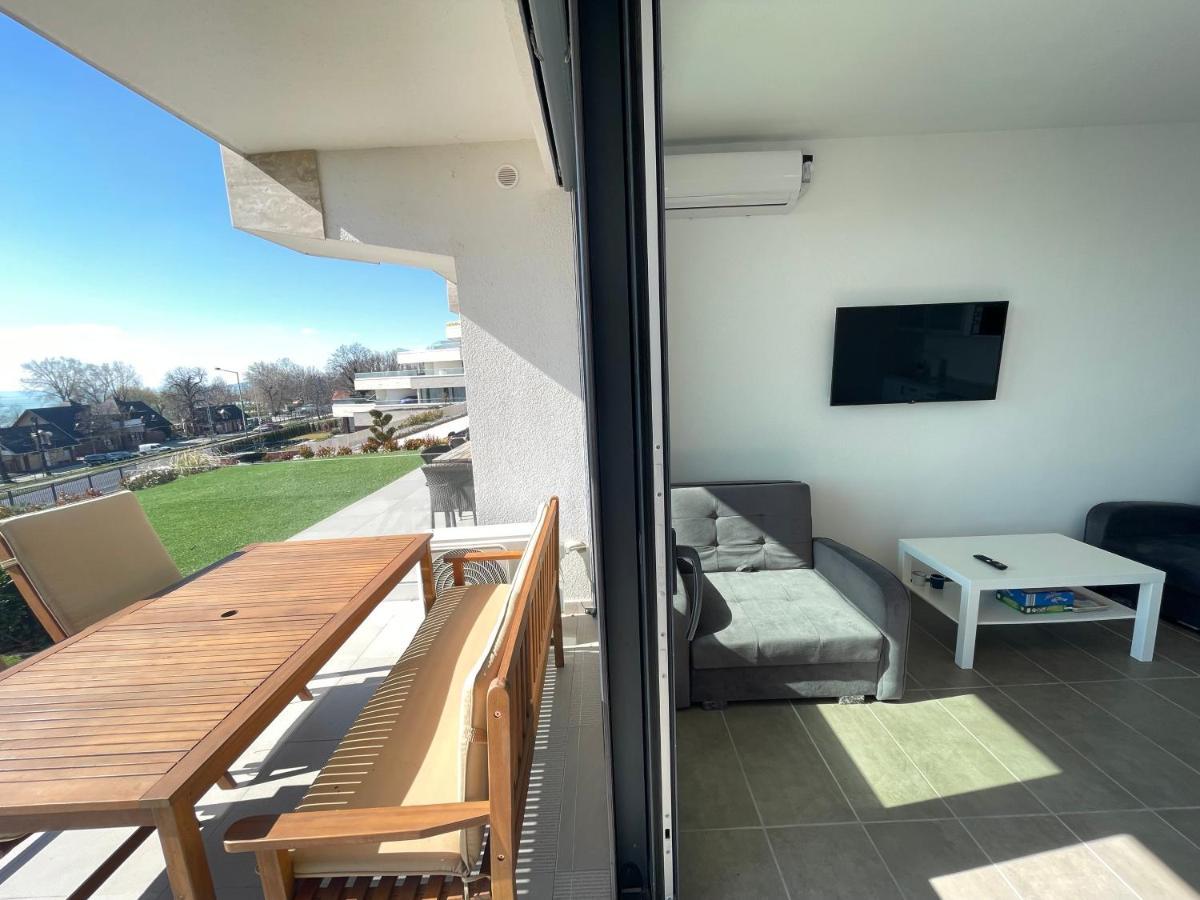 Club Panorama Studio - Pool, Garden Apartment Alsoors Luaran gambar