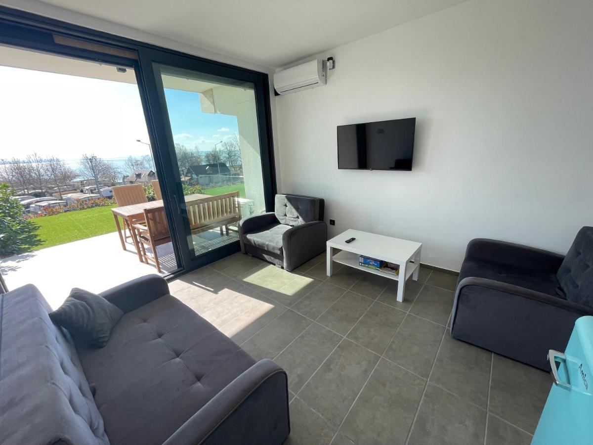 Club Panorama Studio - Pool, Garden Apartment Alsoors Luaran gambar