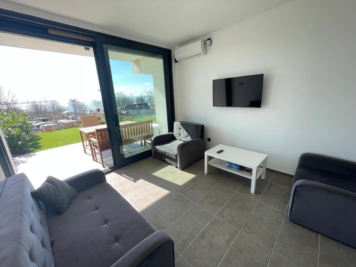 Club Panorama Studio - Pool, Garden Apartment Alsoors Luaran gambar